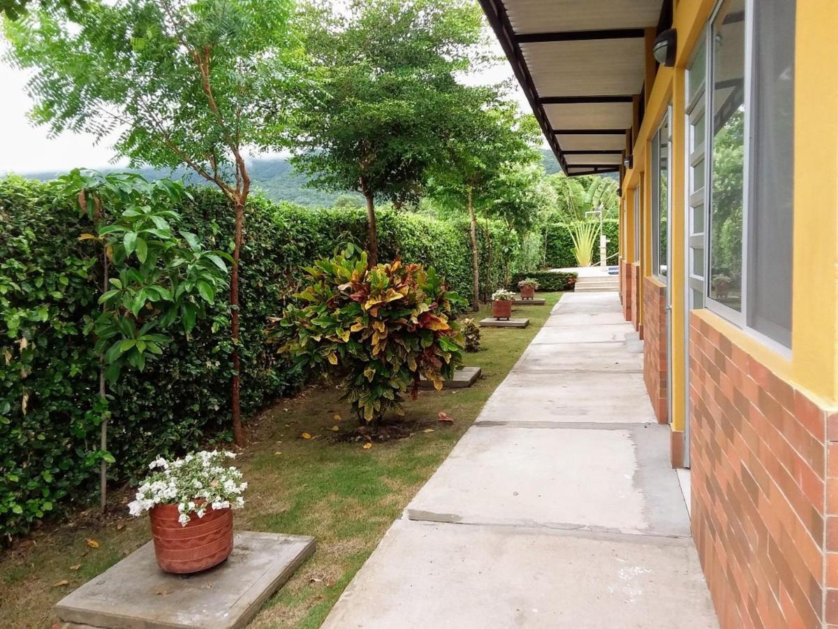 C&H Casa Campestre El Oasis Ricaurte Girardot Exterior foto